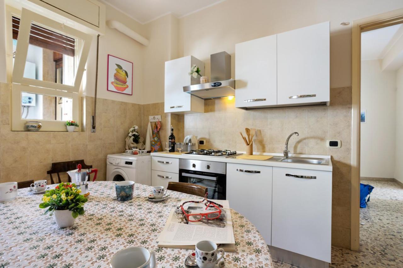 Tra Il Centro E Il Mare Apartment Con Terrazzo Aci Castello Exterior foto